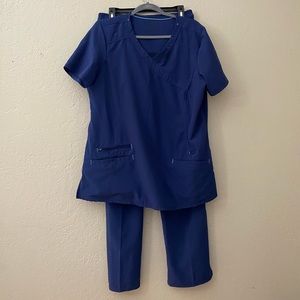 Like new scrub-star set